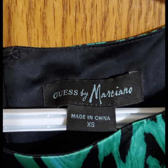 Guess dress - Picture 2 of 3